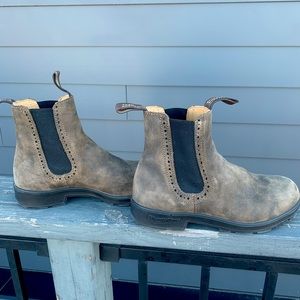 Brown blundstones - worn less than 10 times